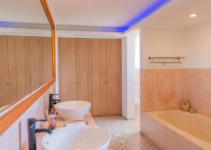 5br Private Pool - 1 Min - Daily Staff, Private Pool, Gym & Games